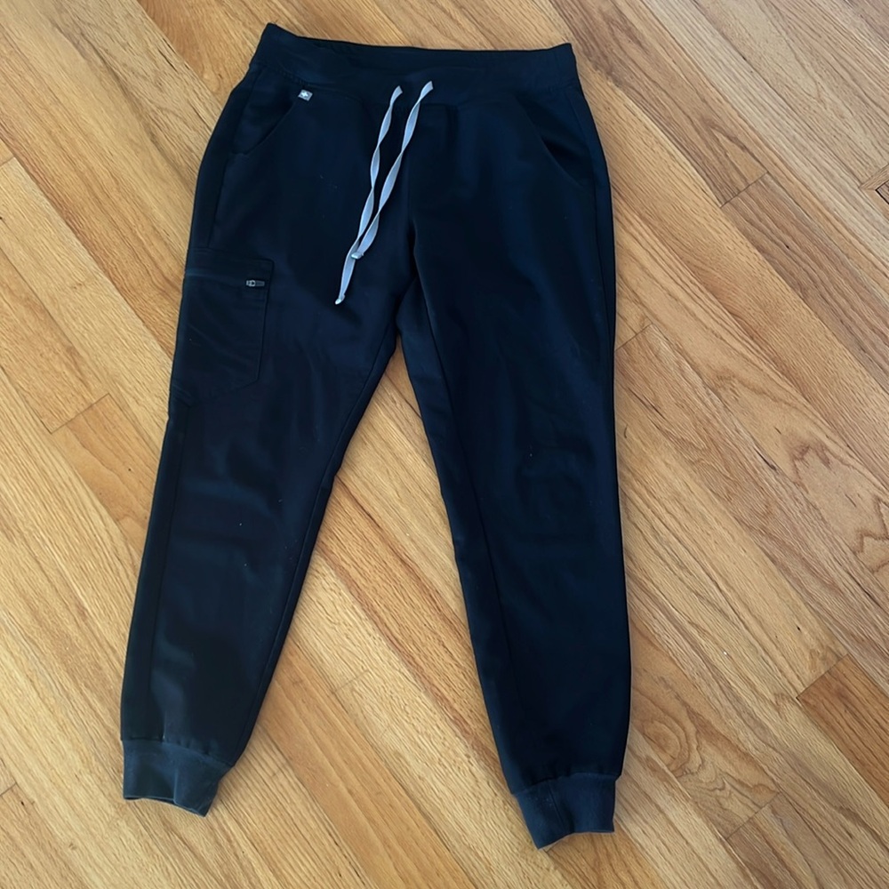 Black FIGS joggers SIZE M
